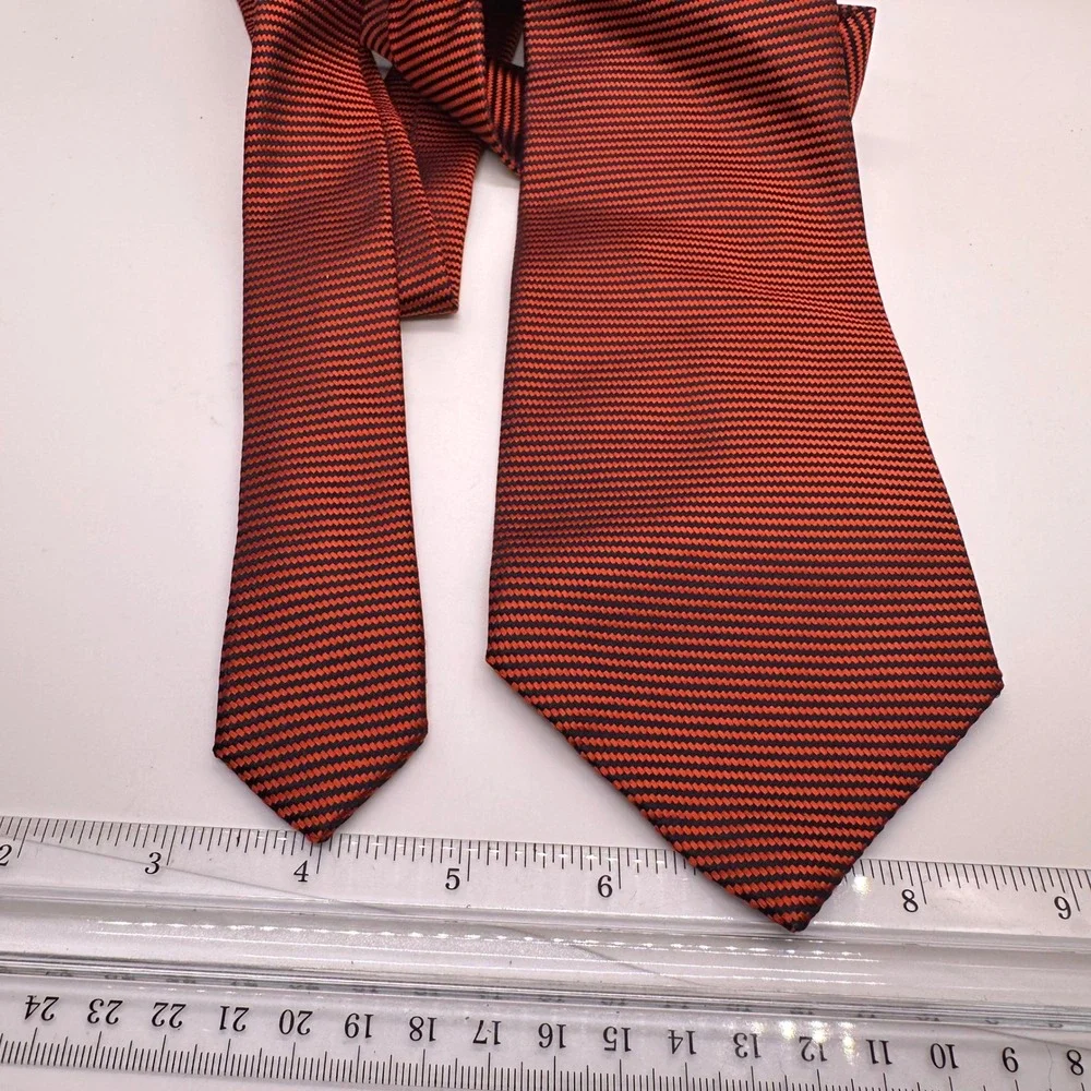Banana Republic Men's Necktie Orange Black Striped‎ 100% Silk Made in Italy